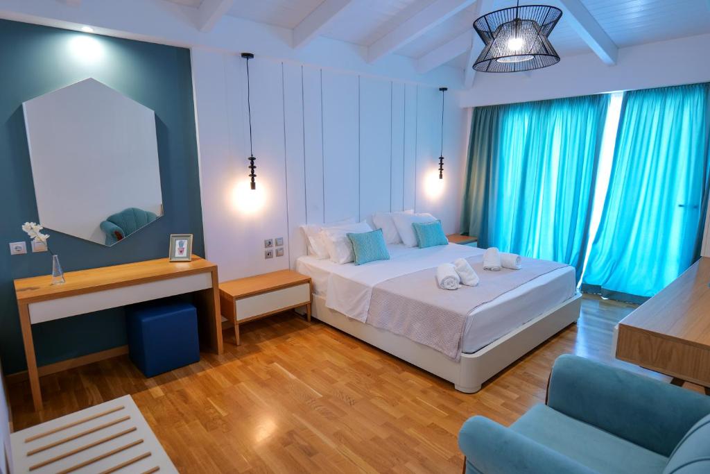 Deluxe Queen Room | Royal 1967, Himare