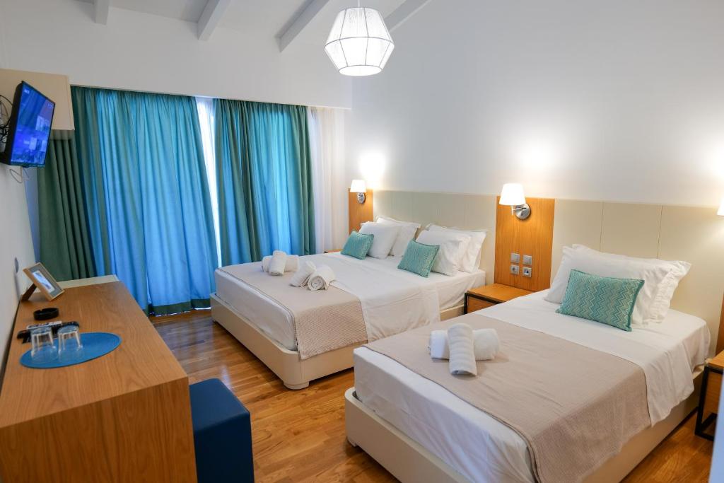 Deluxe Triple Room | Royal 1967, Himare